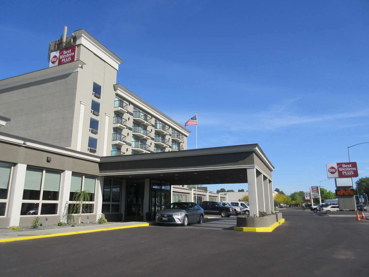 Best Western Plus Columbia River Hotel & Conference Center Richland Exterior photo